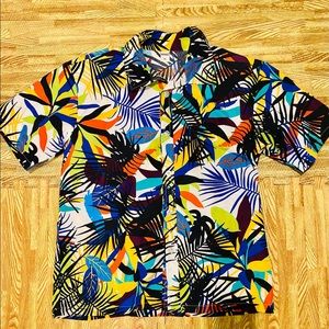 Vintage 90’s Hawaiian shirt by Shuangqi.